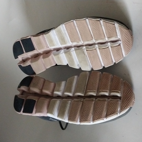 On Cloudflow Sneakers Women 8.5 - Picture 6 of 6